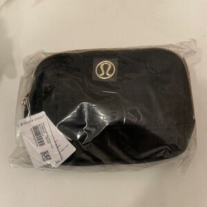 Lululemon Everywhere Belt Bag Quilter Velour